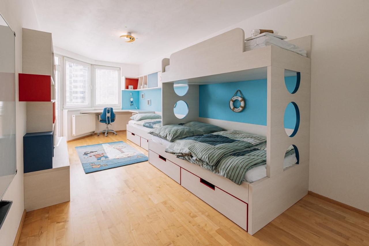 Apartment Family Bratislava Parking Slot Included! Екстериор снимка