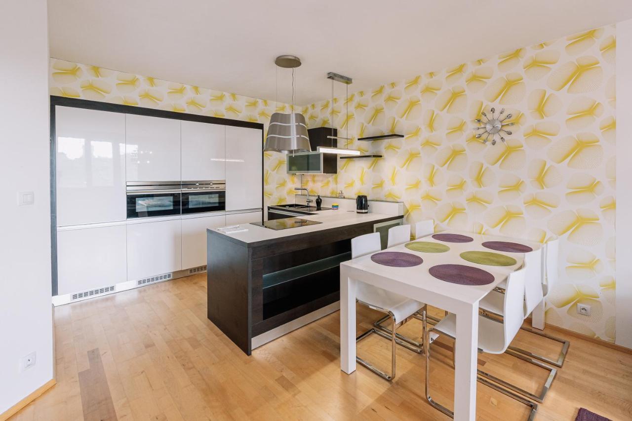 Apartment Family Bratislava Parking Slot Included! Екстериор снимка