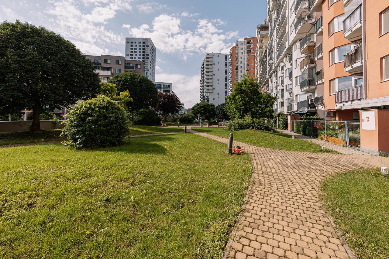 Apartment Family Bratislava Parking Slot Included! Екстериор снимка